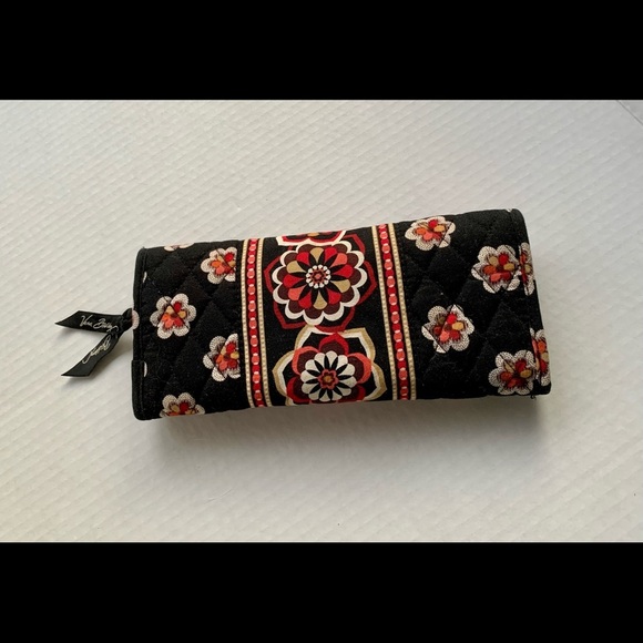 Vera Bradley full size wallet - Picture 2 of 3